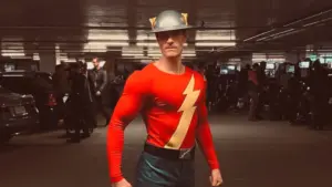 Big Bang Theory Spinoff Wanted a Green Lantern Cameo But Settled for The Flash vs. Mr. Freeze Instead